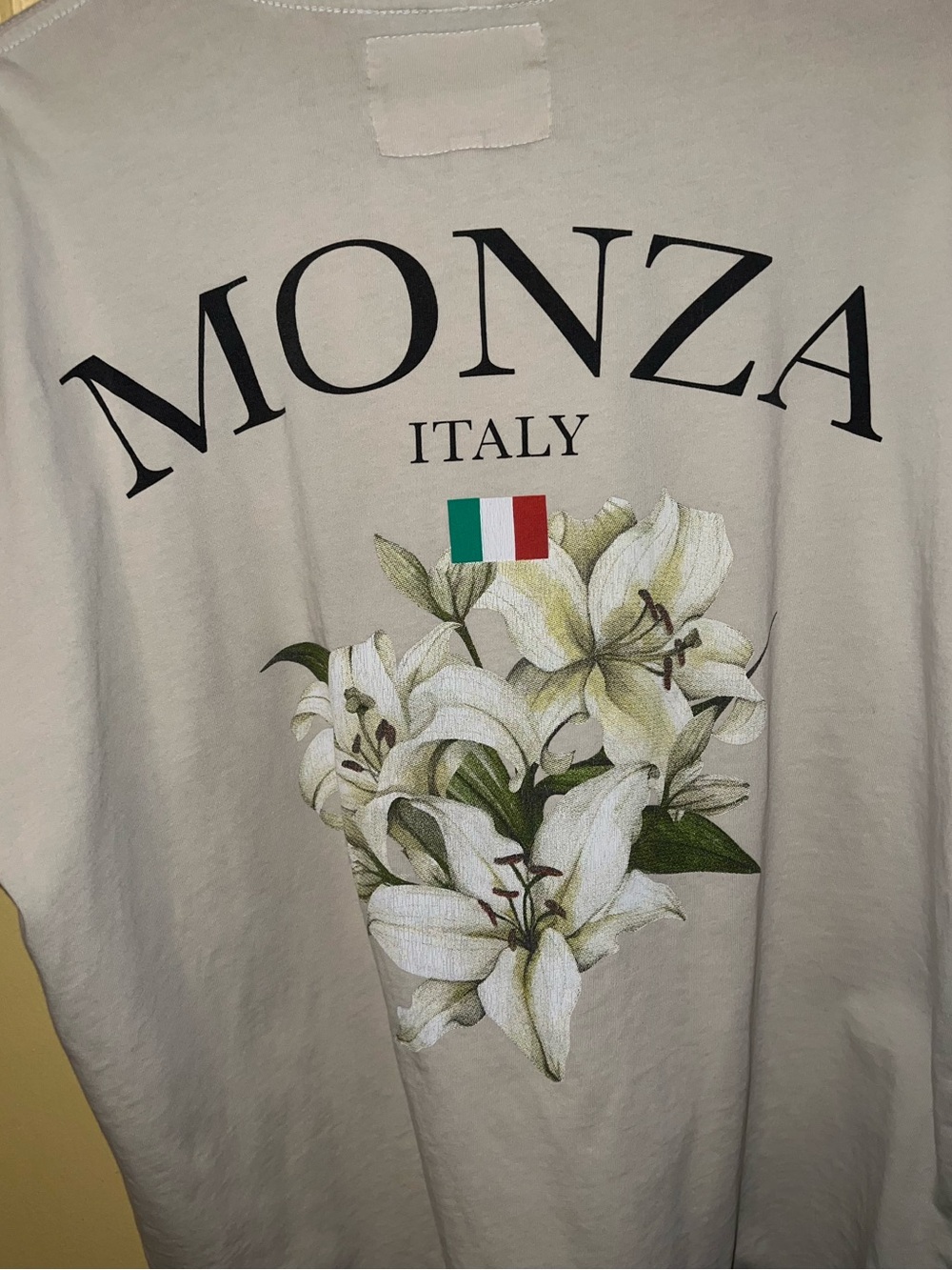 Formula 1 x PacSun Monza Italy Cream Graphic Crew Short Sleeve Shirt Size XL - Picture 6 of 7